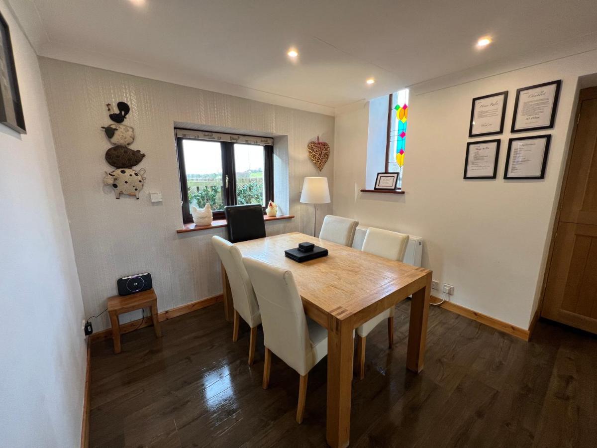 3 Bed Detached Cottage- Log Burner Mountain Views Beaumaris Exterior foto